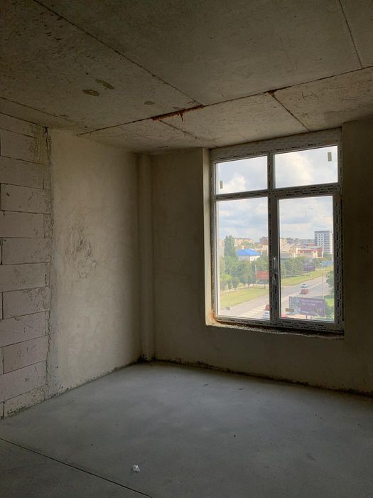 Доступна ТРИкімнатна квартира в тихому мікрорайоні