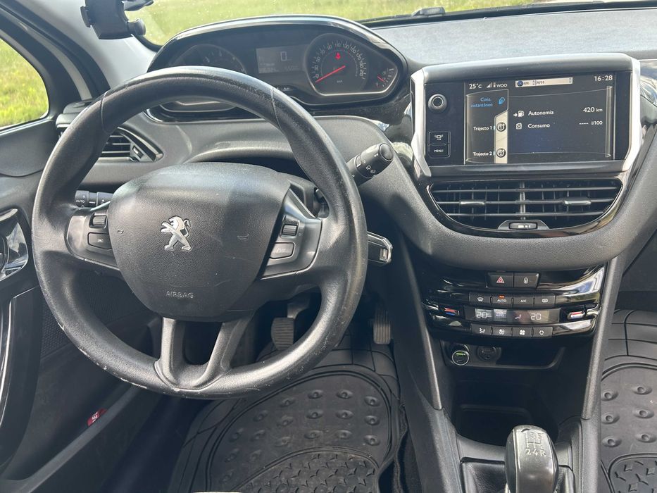 Peugeot 208 - 1.4 HDI 2013