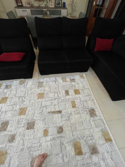 Sofá com 4 lugares mais o chaise longue