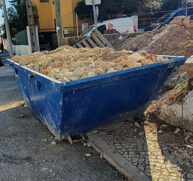 CONTENTORES e CARRINHAS p/ resíduos entulho de obras e lixo misturado