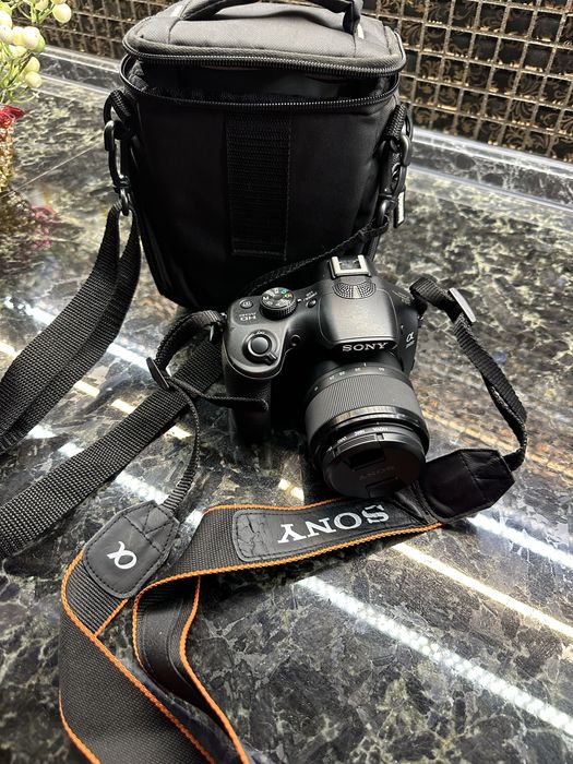 Sony Alpha A3500 + объектив Sony 18–50 мм + сумка