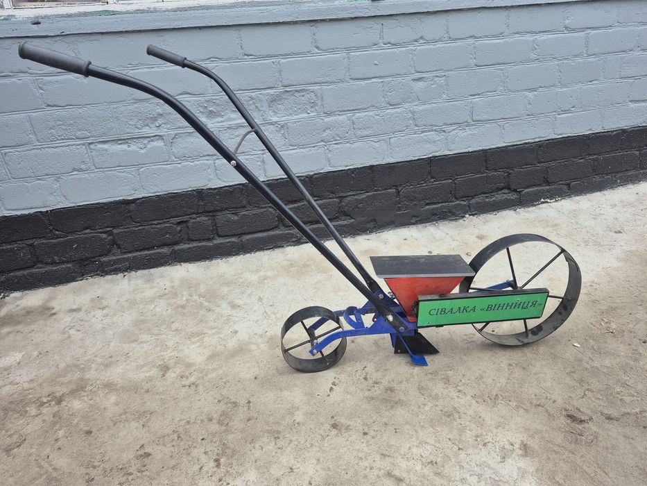 Сеялка ручная " Винница".