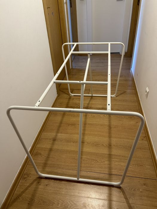 Tampo de mesa Oppeby com estrututa de ferro