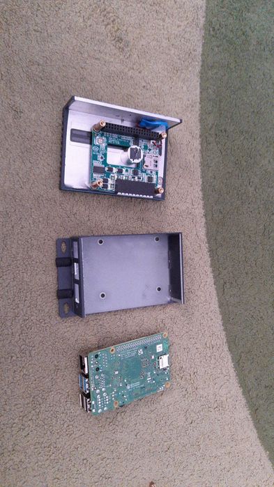 Raspberry pi 4 1gb w przemysłowej obudowie uno-220