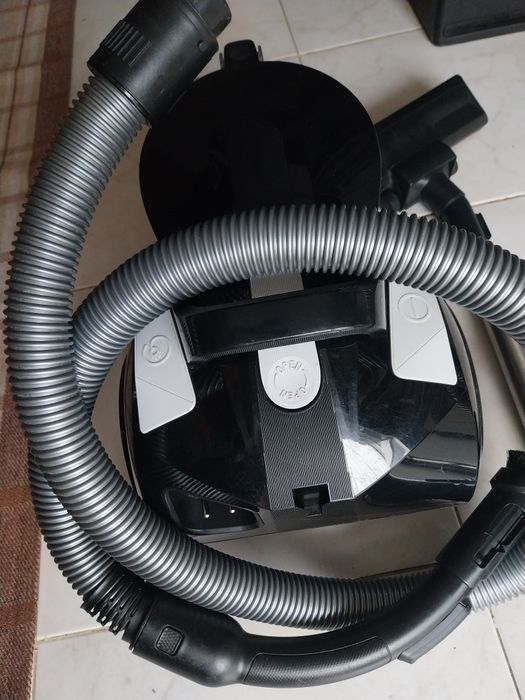 Aspirador liquidos/ solidos rowenta como novo