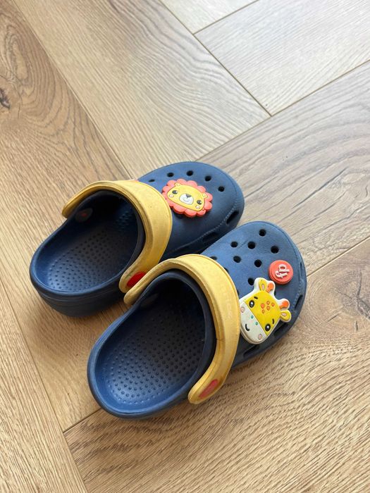 Kapcie roz. 24 - fisher price