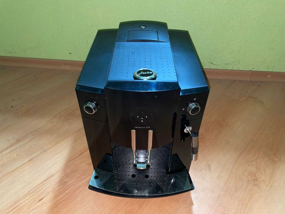 Кавомашина Jura Impressa C60
