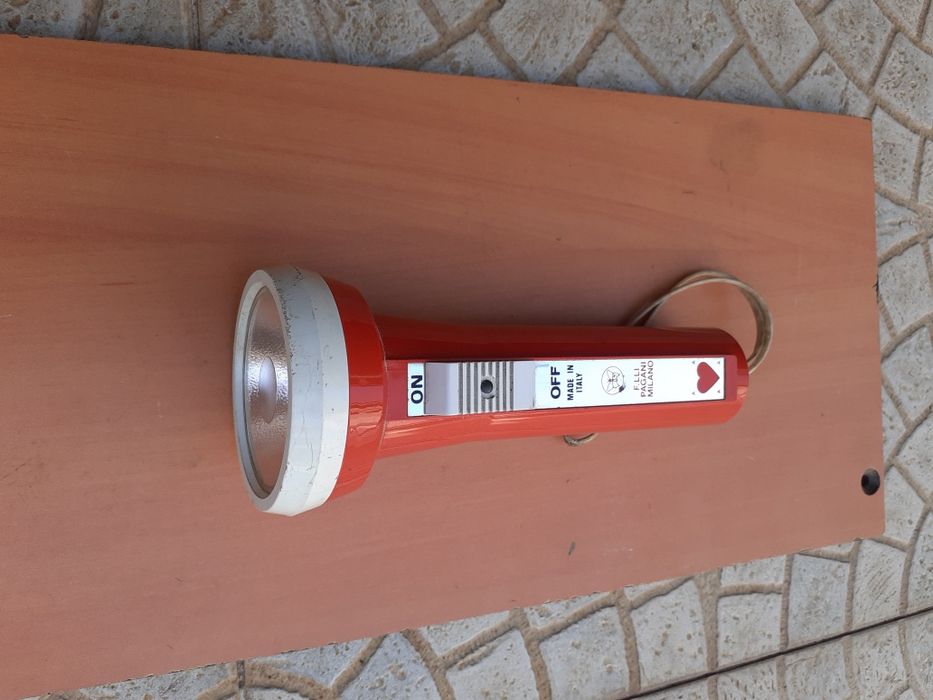 Conjunto de 4 chaves antigas com verniz para não oxidar.