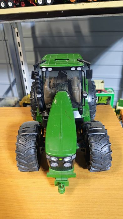 Bruder traktor john deere