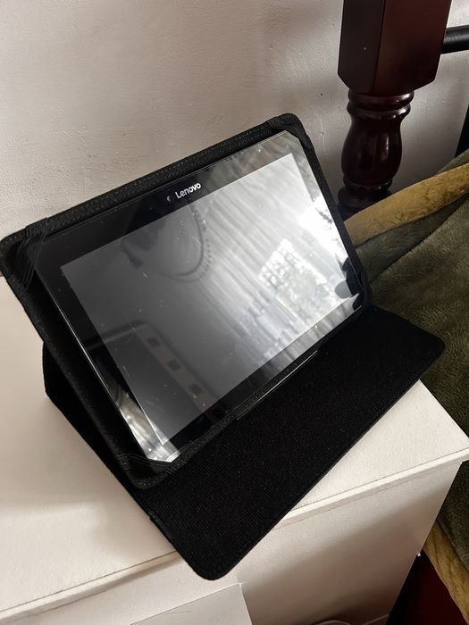 Планшет Lenovo в хорошому стані