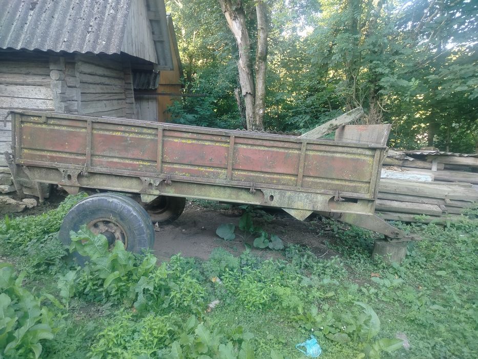 Причіп гнойорозкидач