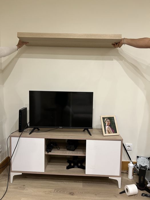 Rack mais pratileira usado bom estado 1,45 cm os pés de ferro otimo es