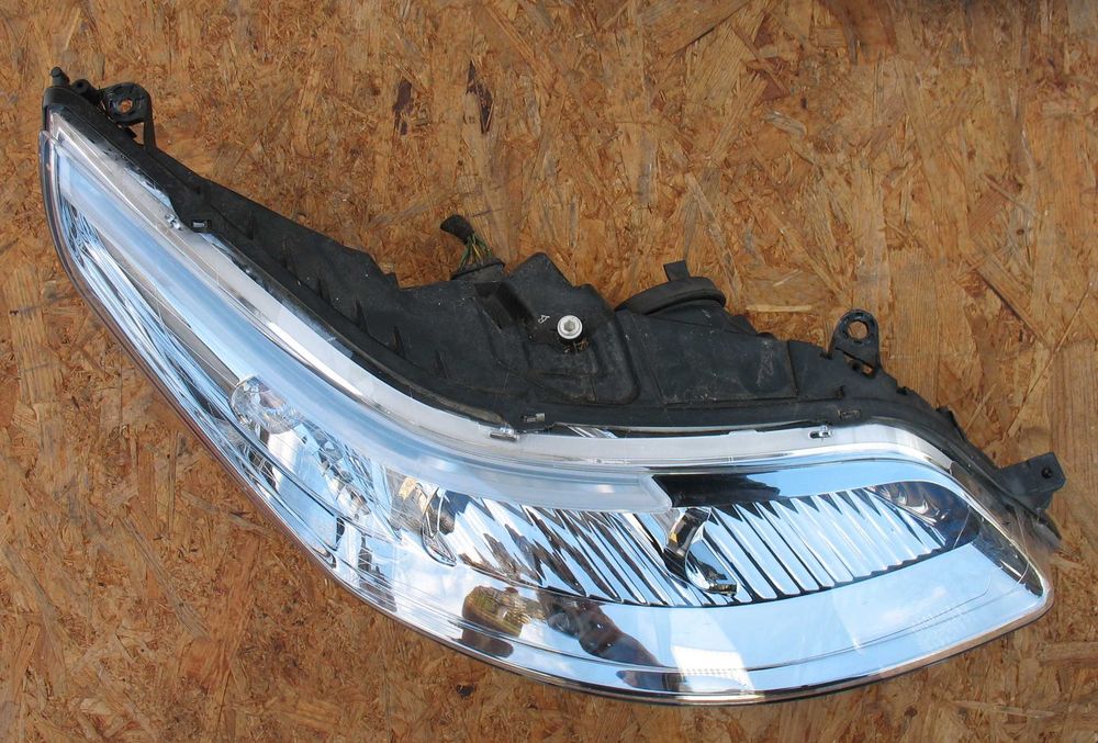 Citroen C4 04-10r lampa Prawa oryginał EU Ładna