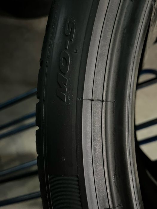 285/30/21+255/35/21 R21 Pirelli PZero PZ4 MO-S 4шт нові