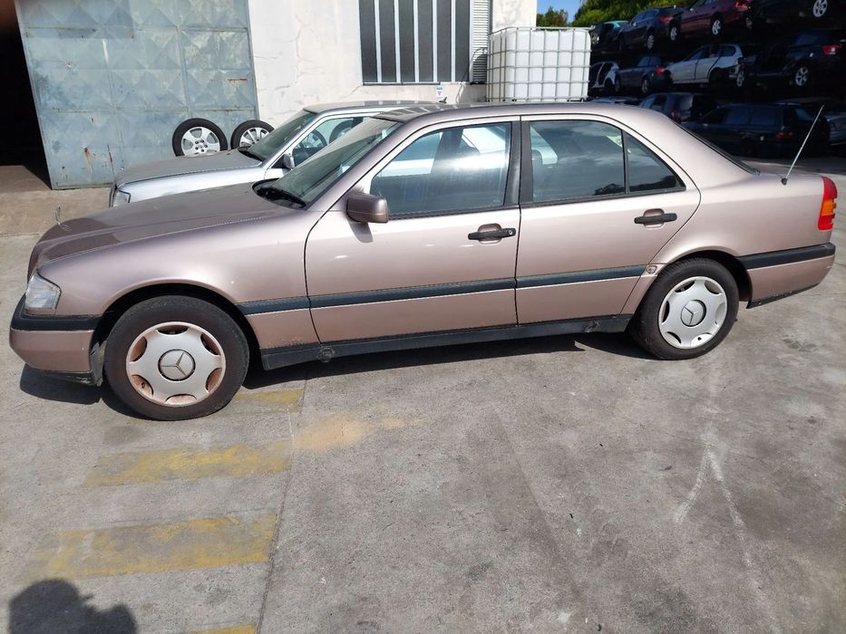 Para peças MERCEDES-BENZ Classe C (W202)