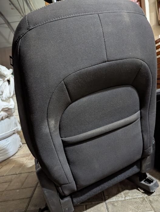 Сидіння Jeep Cherokee водійське крісло