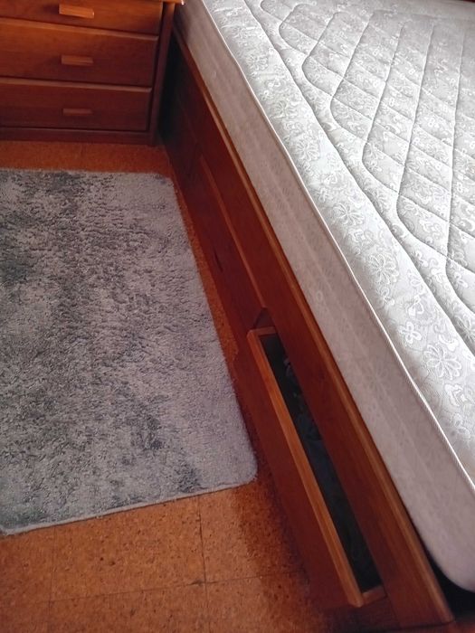 Mobília de quarto em cerejeira