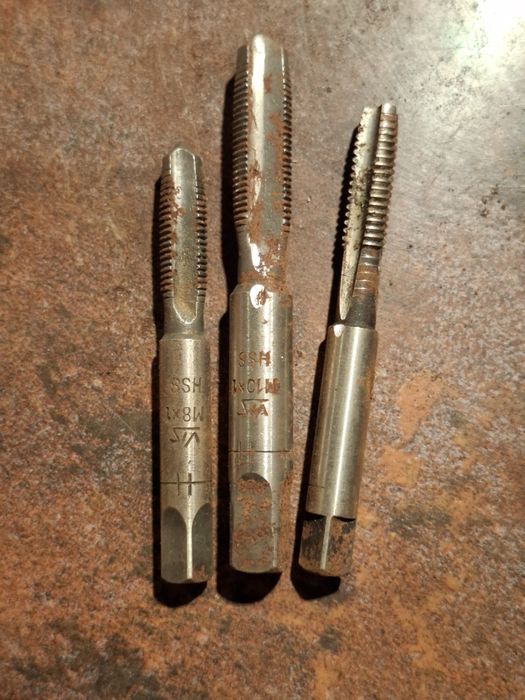 Trzy sztuki gwintowników