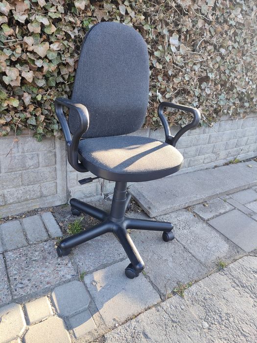 Krzesło biurowe obrotowe
