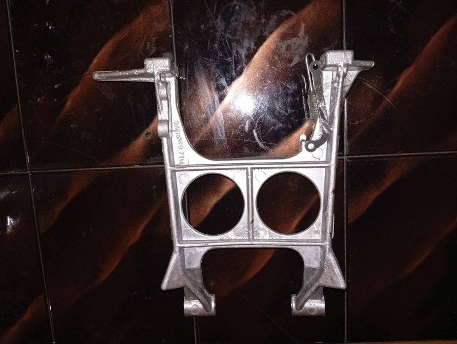 Крючок подножки чезет,