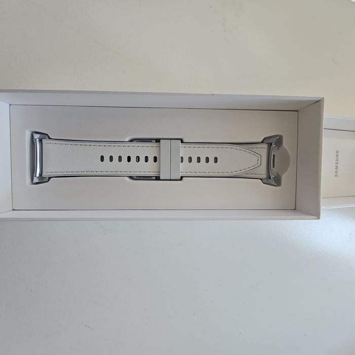 Samsung Galaxy Watch8 Classic LTE Biały