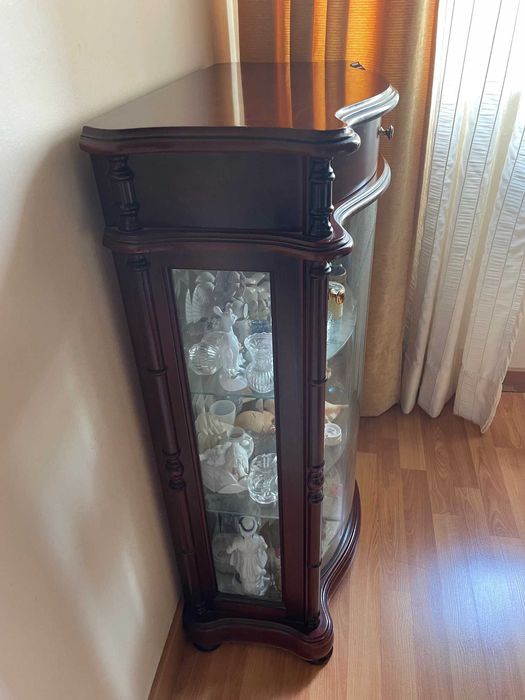 Cristaleira vitrina com gaveta e vidro curvo - 95x62cm