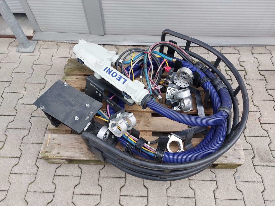 LEONI Robot Dresspack Systems ABB IRB4600 system transportu mediów wąż