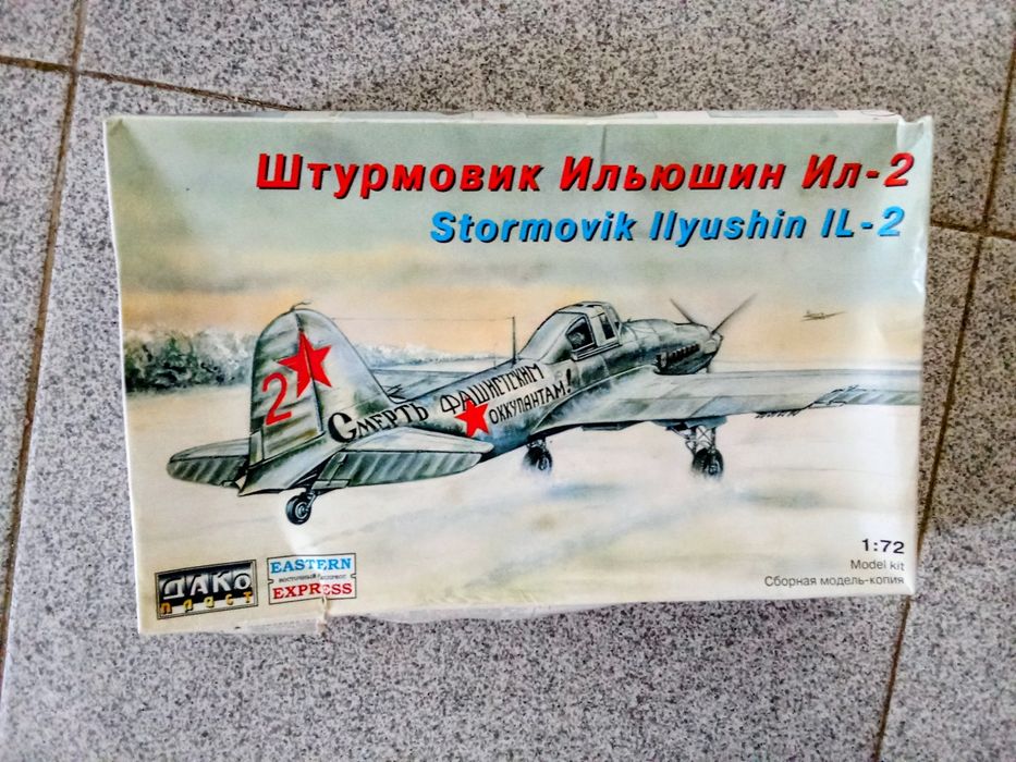 Kit Modelismo 1:72 - Ilyushin IL-2 Stormovik (Eastern Express)