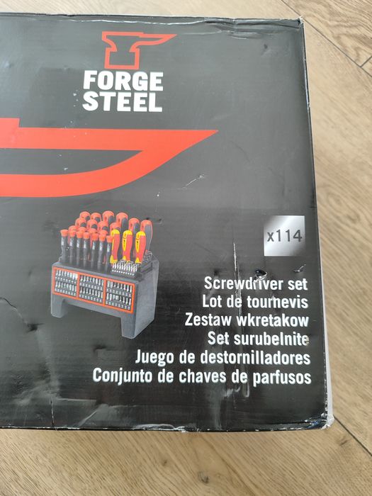 Zestaw wkrętaków z bitami Forge Steel 114 elementów