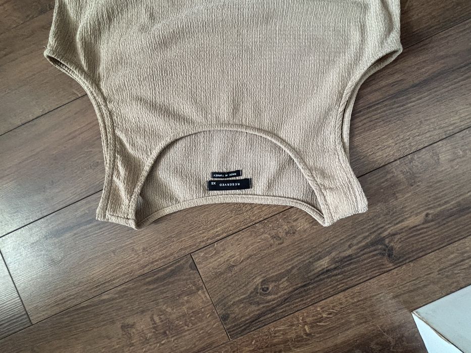 Beżowa sukienka Reserved maxi