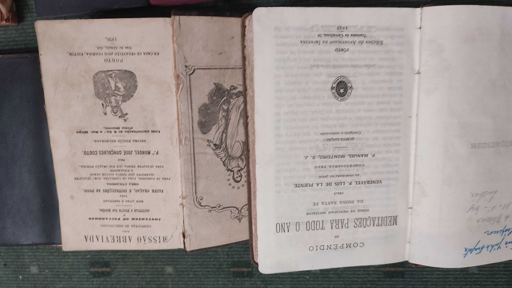 12 Livros Religiosos antigos Missais e Livros de Orações
