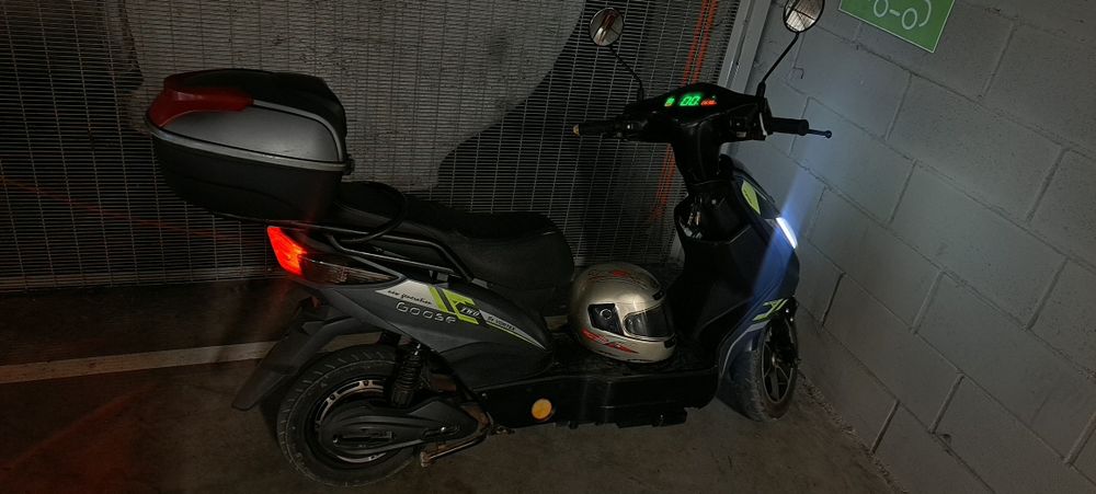 Scooter Electrica Goose Vortex two