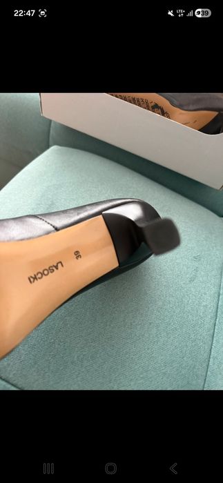 Szpilki Lasocki 39 skora  naturalna