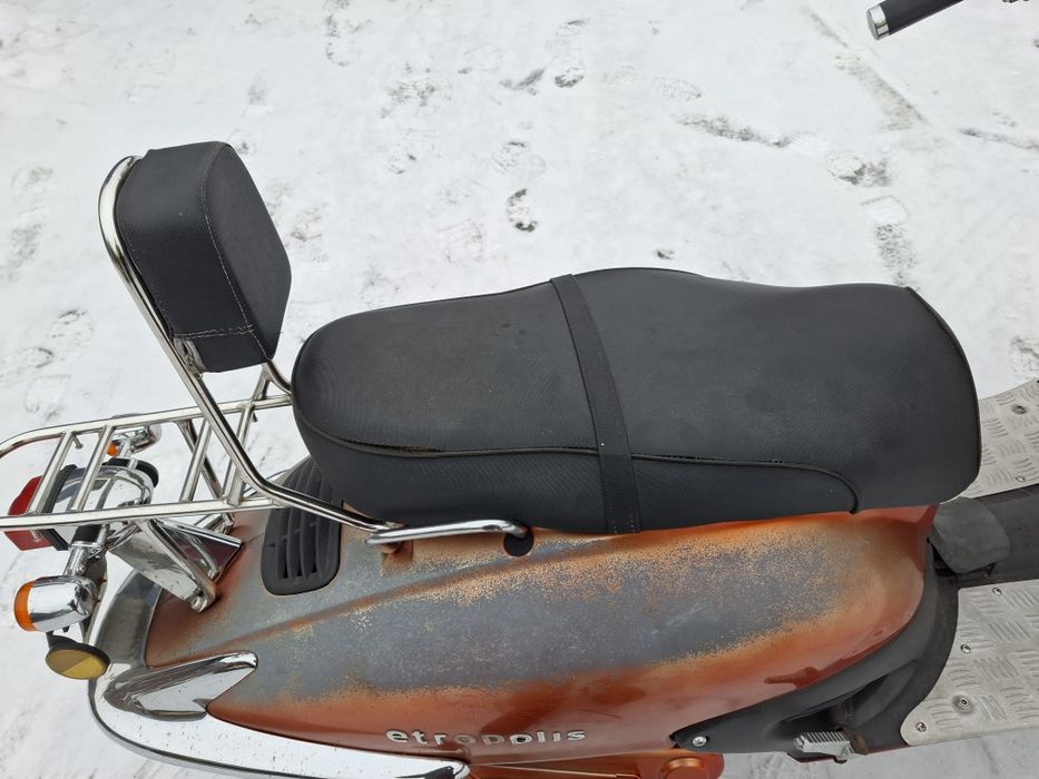 Skuter retro elektryczny