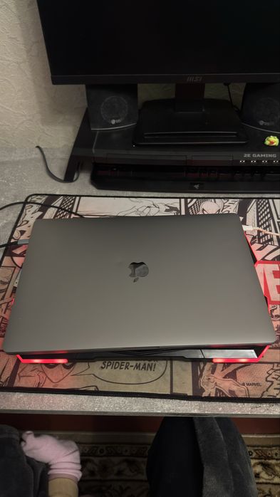 MacBook pro 16 2019 i7 512ssd