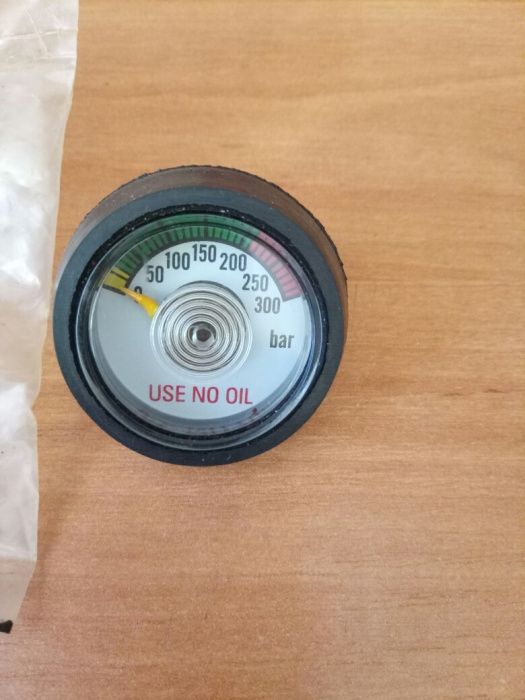 Манометр 300bar.