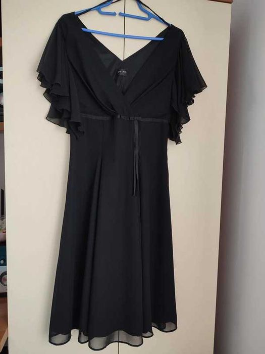 Czarna sukienka balowa