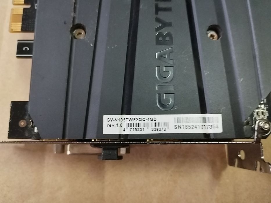 Placa de vídeo Gigabyte 1050441284698498017282