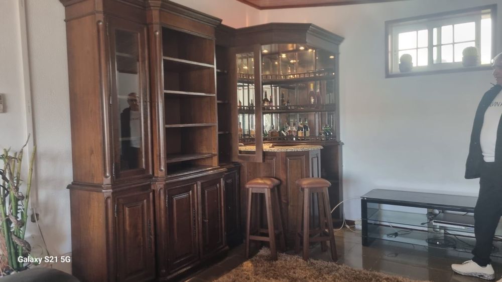 Móvel Bar em Madeira de Castanho