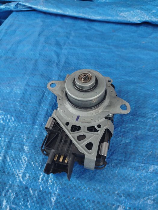 Блок управління роздаткою 946902301 BMW G11 G12 G30 G31 БМВ