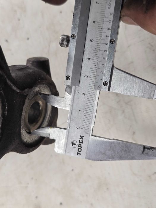 Zwrotnica prawa przednia przód 8k0407258l AUDI A4 B8 A5 LIFT 11-15 Q5 8R A6 C7