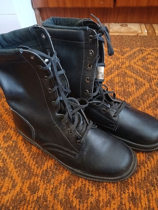 Берци сапоги шкіряні