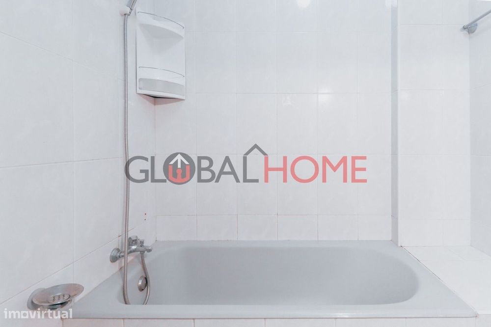 Apartamento T1 Renovado ao centro de Canelas