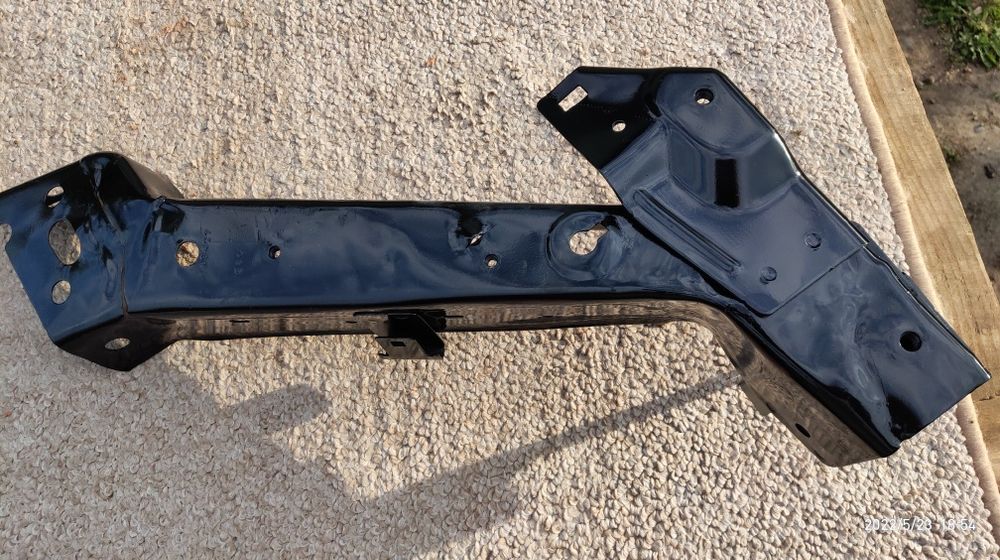 Продам правий верхній ричаг кузова до Jeep Grand Cherokee 2010-13р.