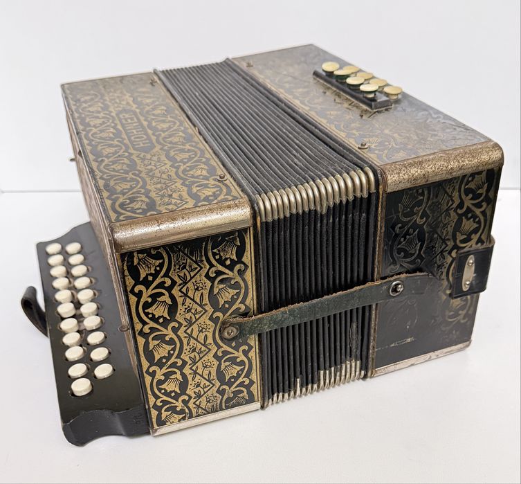 Stary zabytkowy przedwojenny mały akordeon guzikowy HOHNER