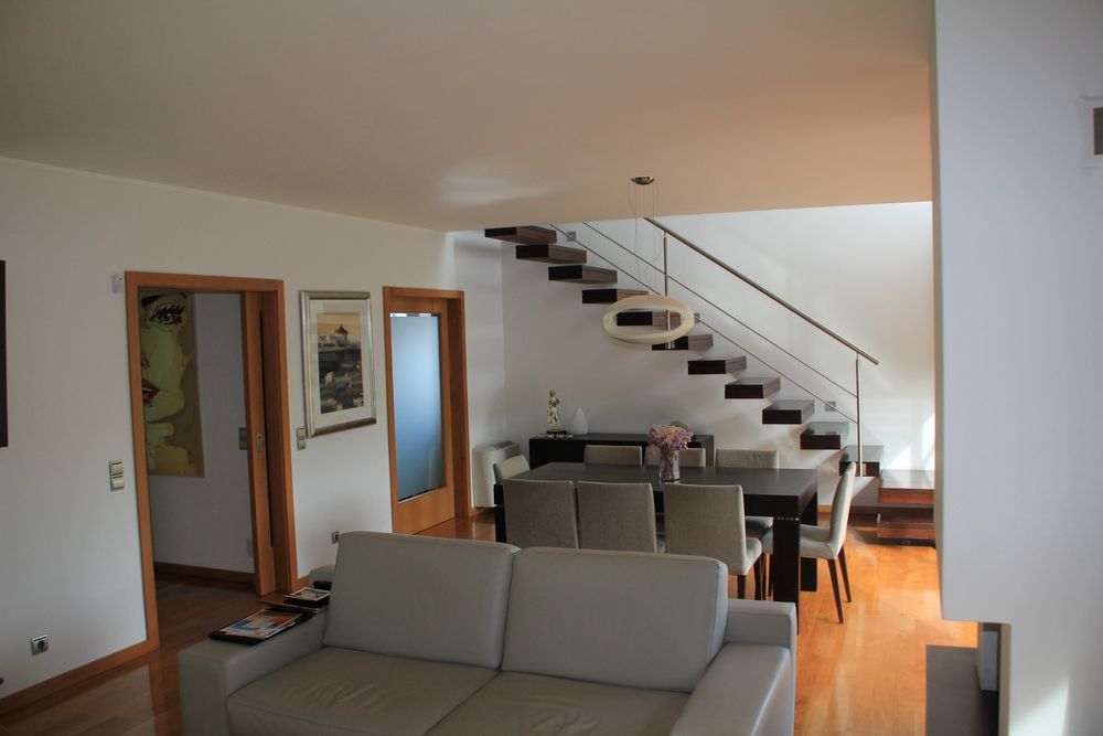 Sofá extensivel em pele (4 lugares)