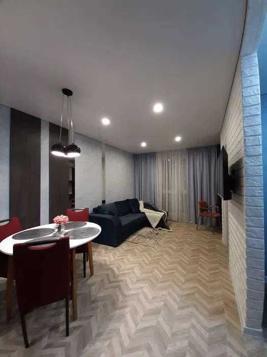 Сдам посуточно 2к кв.,новострой, пр. Гагарина, ТРЦ Никольский 7мин