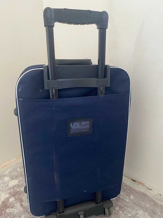 Чемодан на колесах