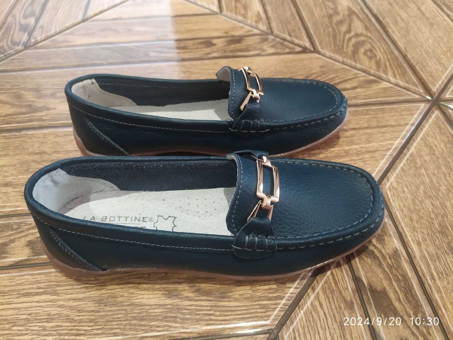 Лофери жіночі шкіряні