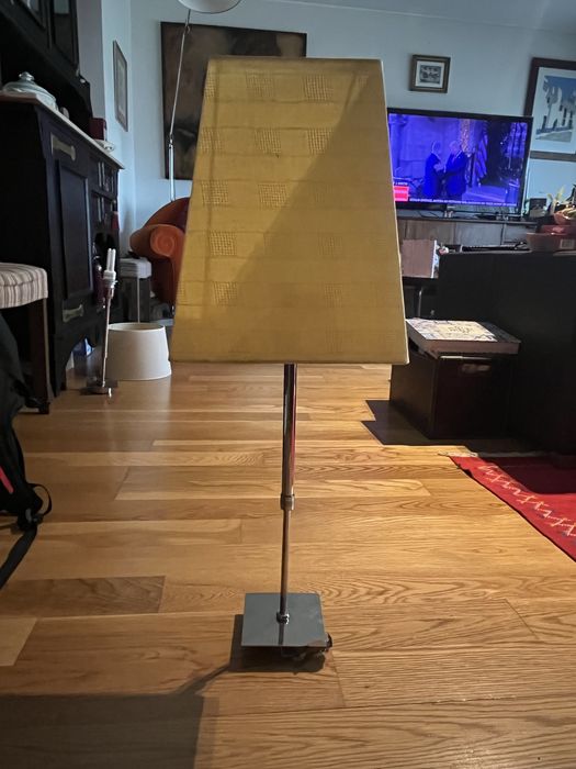 2 candeeiros extensíveis de mesa com abajures